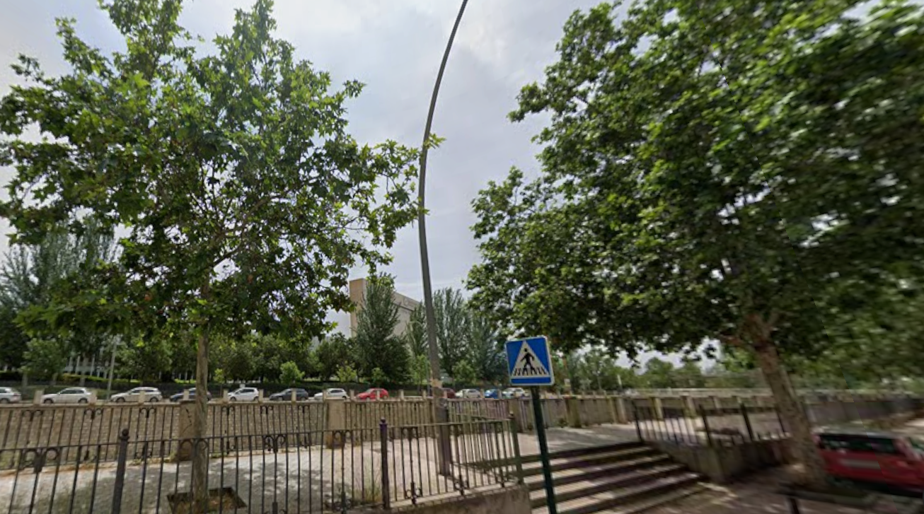 granada-mejora-el-paseo-del-rio-genil-con-la-plantacion-de-123-moreras-para-ganar-sombra-y-calidad-ambiental