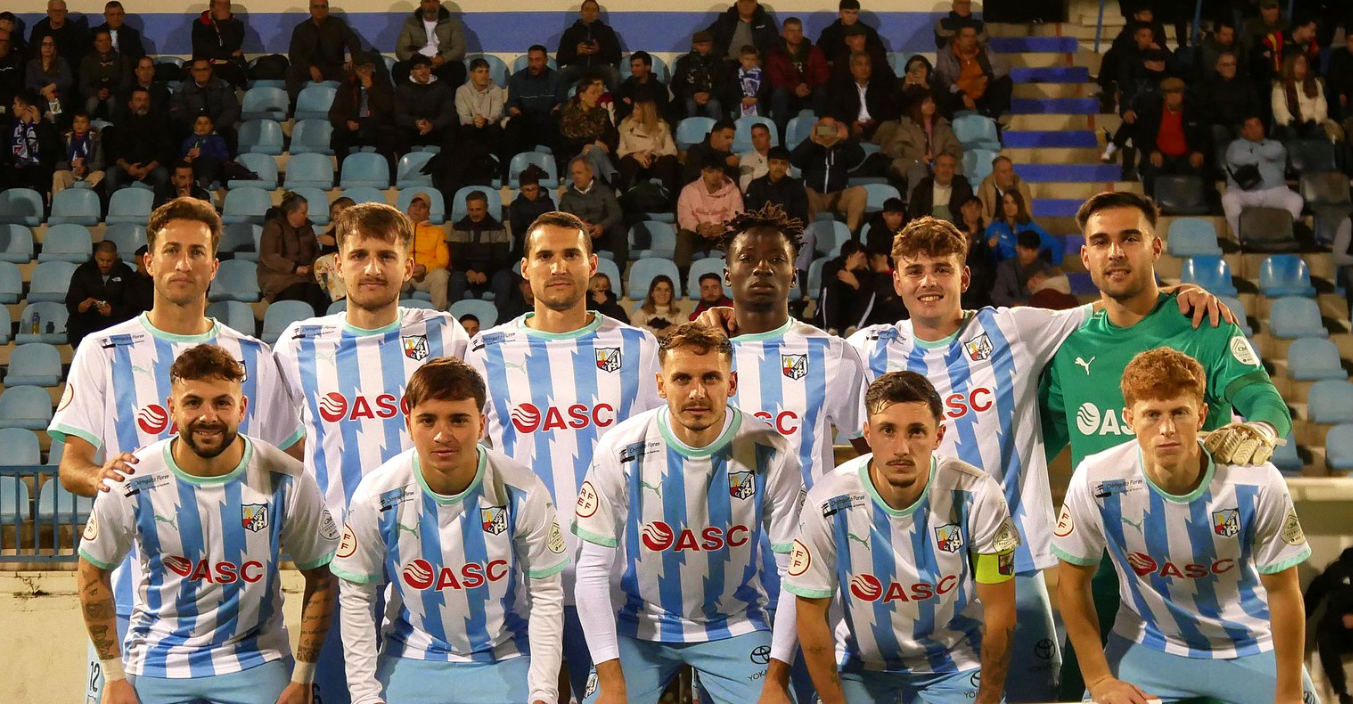 el-cf-motril-arrolla-al-cd-torreperogil-con-una-gran-remontada-4-1