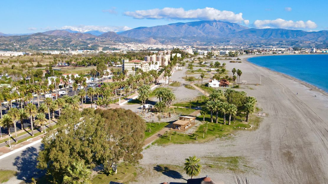 motril-lanza-la-licitacion-para-sus-playas-sombrillas-quioscos-y-actividades-nauticas-disponibles-hasta-2029