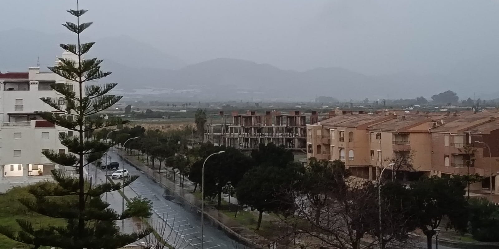 motril-lluvia-viento-y-tormentas-marcaran-la-noche-de-reyes-magos-en-la-costa-de-granada