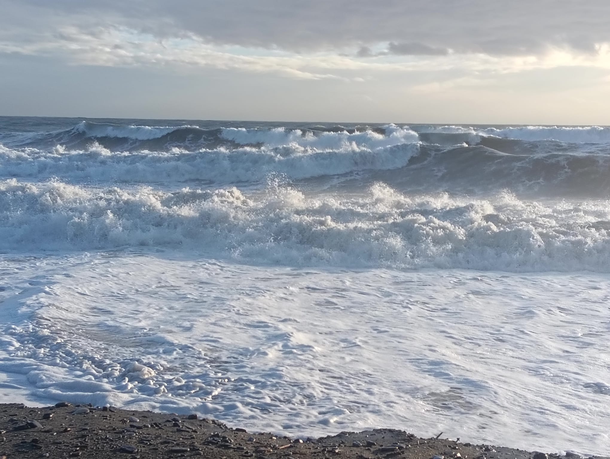 torrenueva-el-mar-devuelve-el-cuerpo-de-un-hombre-en-la-costa-de-granada