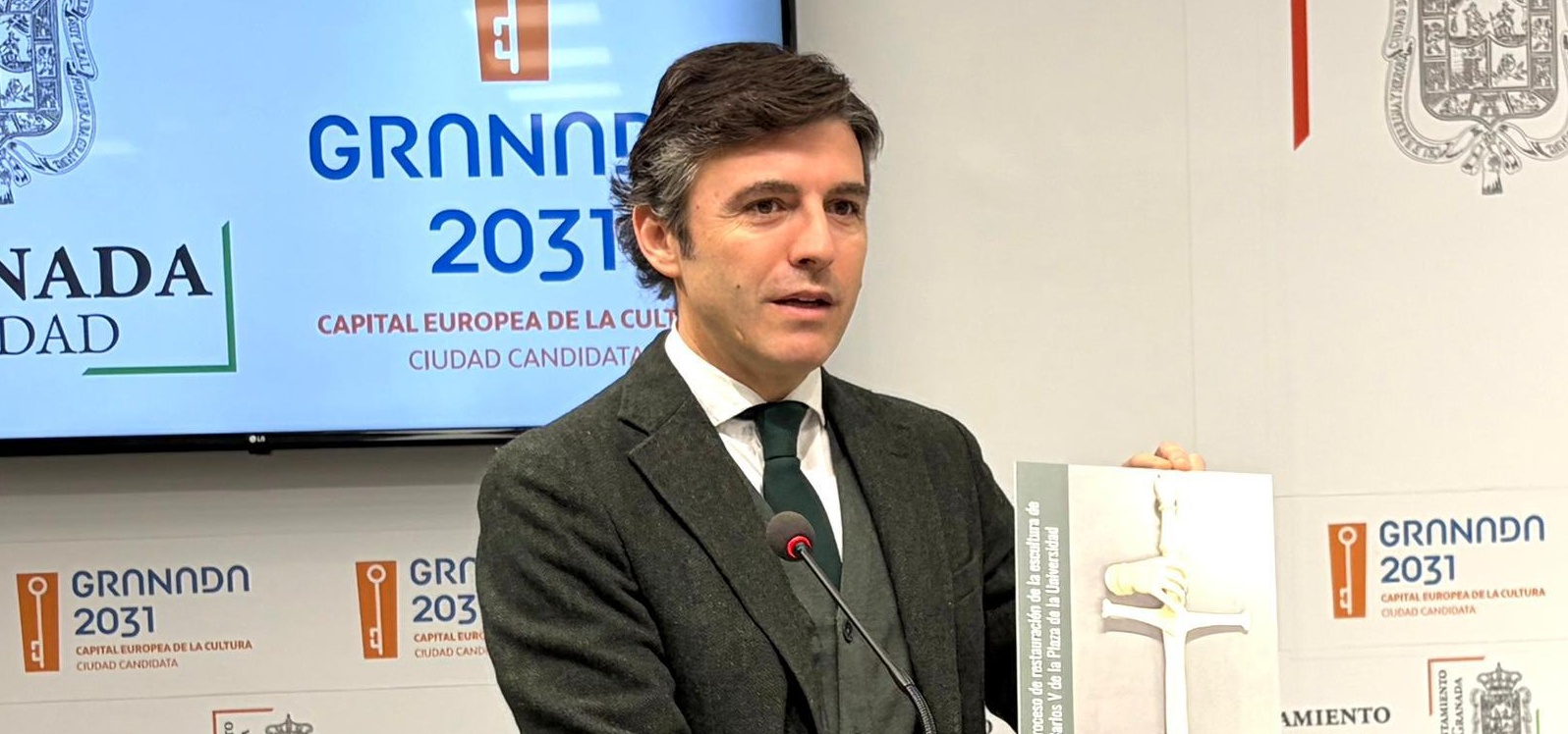 el-ayuntamiento-avanza-en-la-restauracion-de-la-escultura-de-carlos-v-tras-casi-20-anos-incompleta-coincidiendo-con-el-v-centenario-de-su-estancia-en-granada