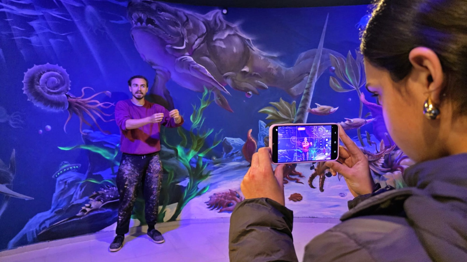 el-acuario-de-almunecar-se-transforma-en-un-escenario-artistico-con-murales-de-grandes-creadores-internacionales