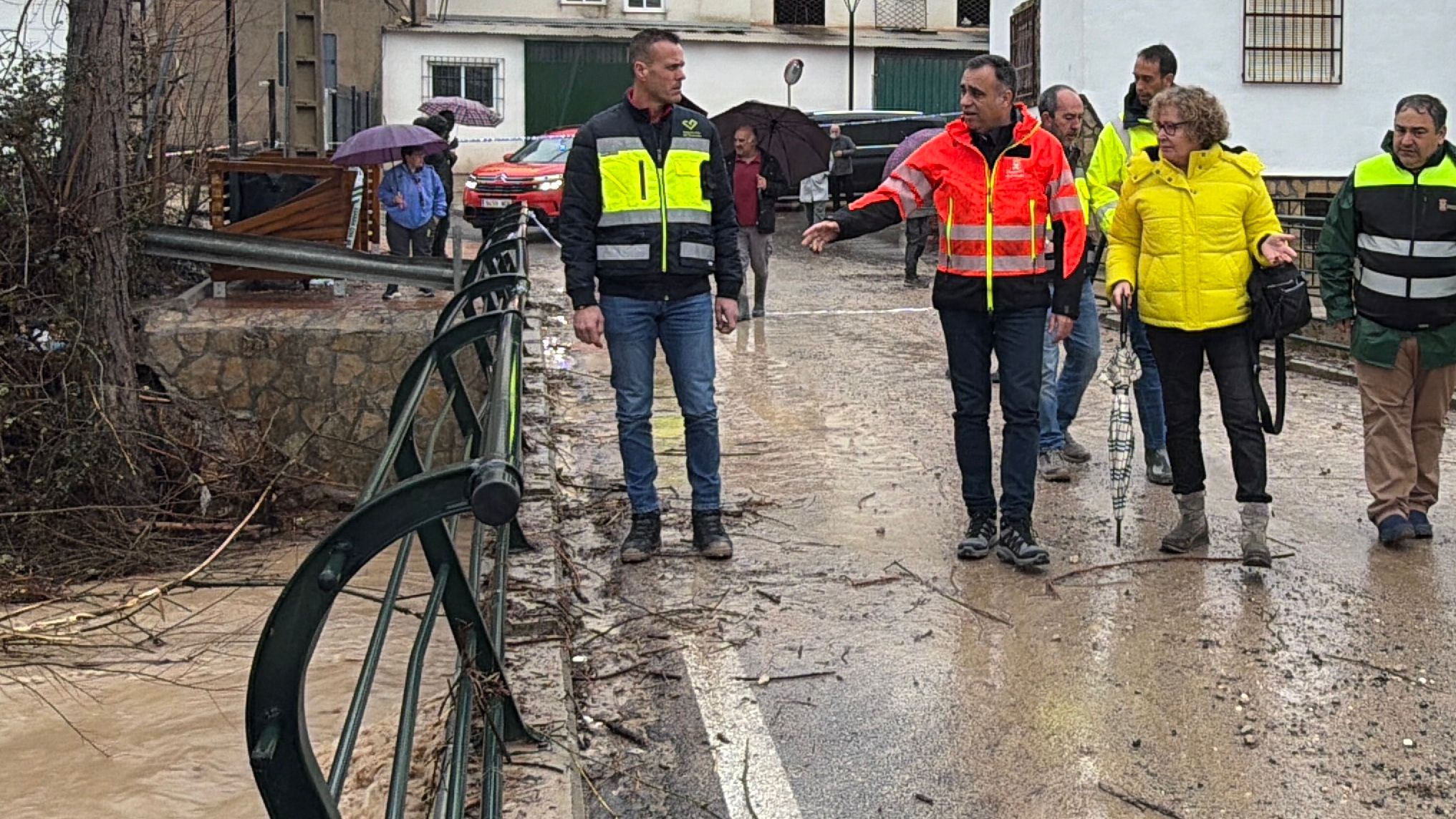 benalua-de-las-villas-sufre-inundaciones-y-caida-parcial-de-un-puente-tras-el-desbordamiento-del-rio-por-la-borrasca-leonardo