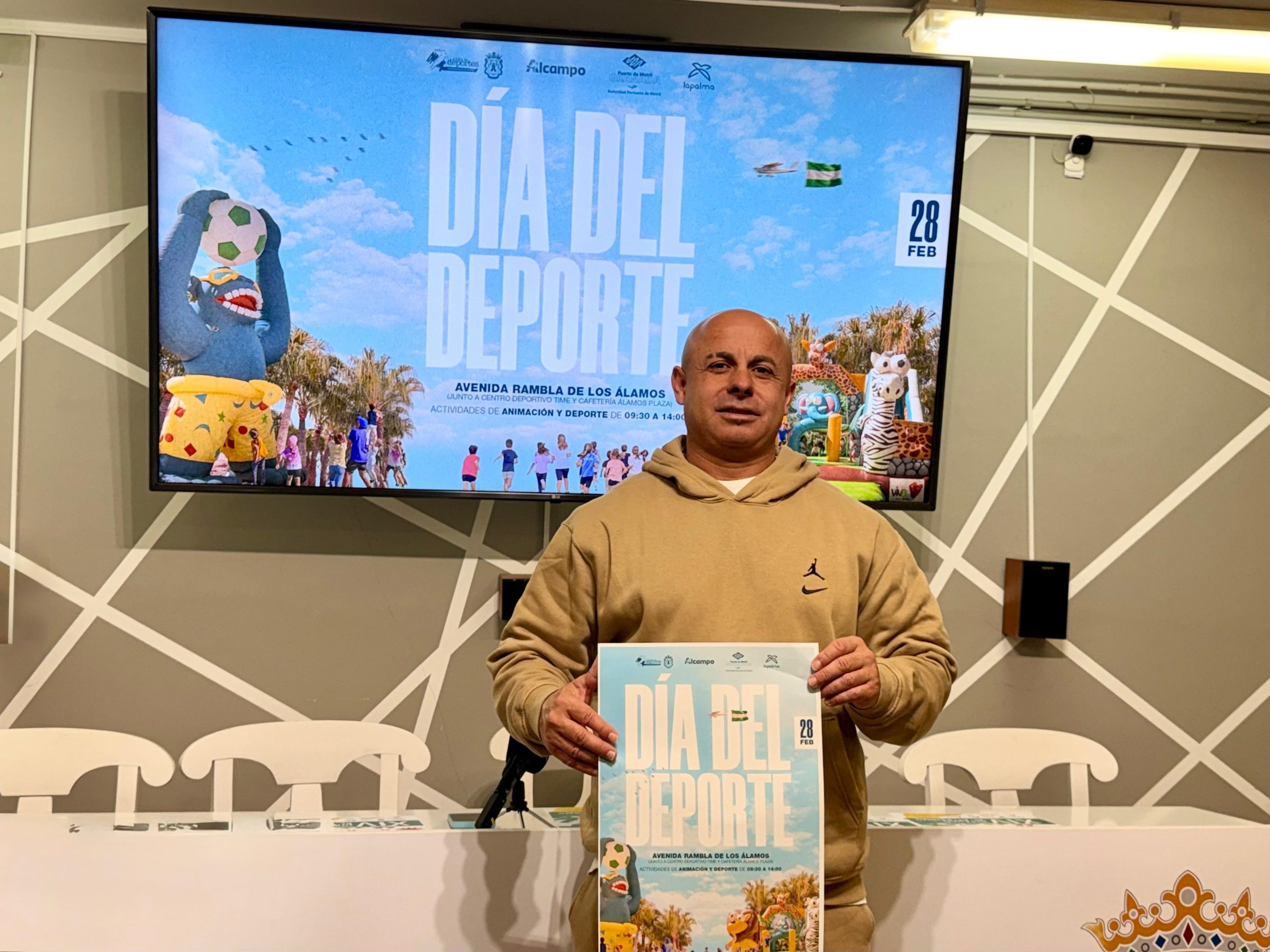 motril-celebra-la-carrera-de-la-mujer-solidaria-a-favor-de-la-aecc-y-un-gran-circuito-de-actividades-en-el-parque-de-las-provincias