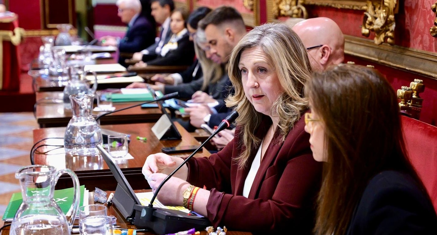 granada-vox-logra-aprobar-la-prohibicion-del-burka-y-el-niqab-en-edificios-municipales-primera-capital-andaluza-en-hacerlo