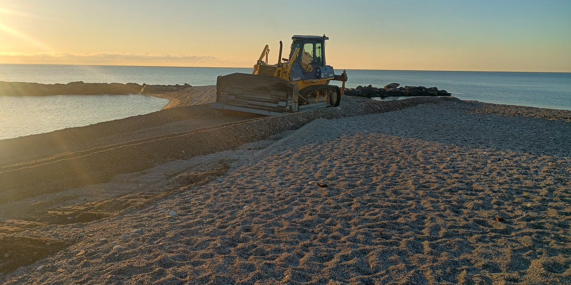 ayuntamiento-de-gualchos-castell-de-ferro-acondiciona-las-playas-y-reabre-el-acceso-a-la-rijana-de-cara-a-la-nueva-temporada