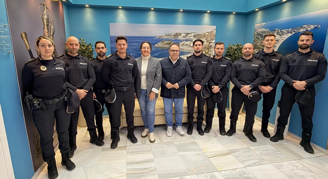 almunecar-la-herradura-ocho-nuevos-agentes-se-incorporan-a-la-policia-local-de-almunecar-para-reforzar-la-seguridad-del-municipio