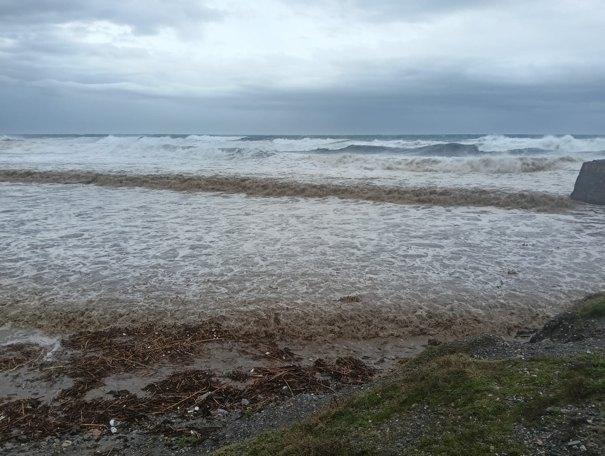 motril-lluvias-tormentas-y-fuerte-oleaje-marcaran-la-semana-en-la-costa-tropical-las-temperaturas-oscilaran-entre-los-10-y-19-grados