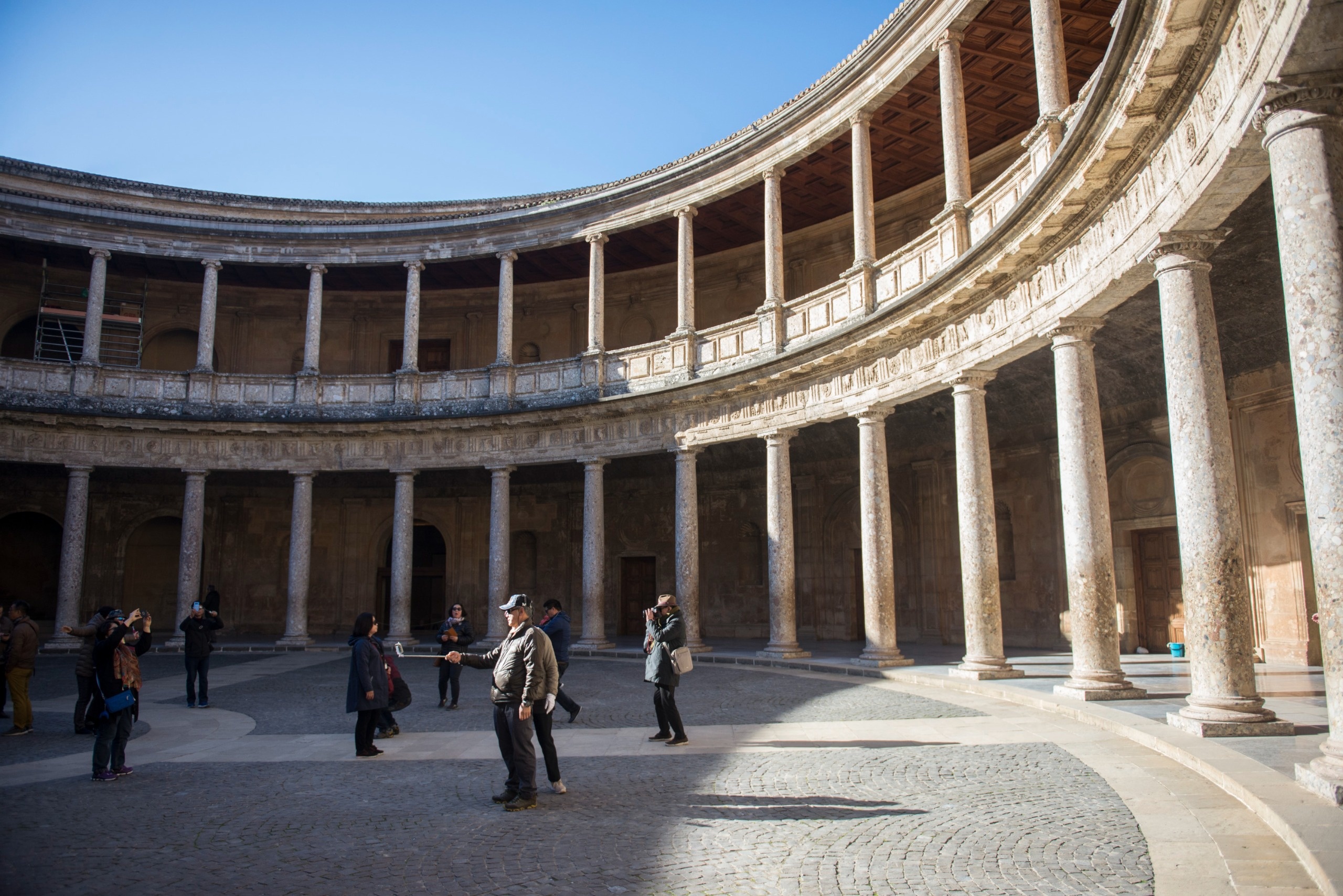 granada-recibe-487-millones-de-turistas-en-2025-mientras-andalucia-alcanza-379-millones-y-supera-los-26-900-millones-de-euros-en-ingresos-turisticos