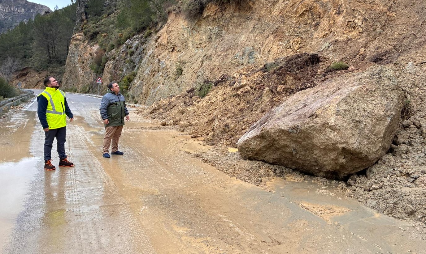 granada-la-diputacion-actua-de-urgencia-en-dudar-y-guadix-tras-el-colapso-de-carreteras-por-la-crecida-de-los-rios
