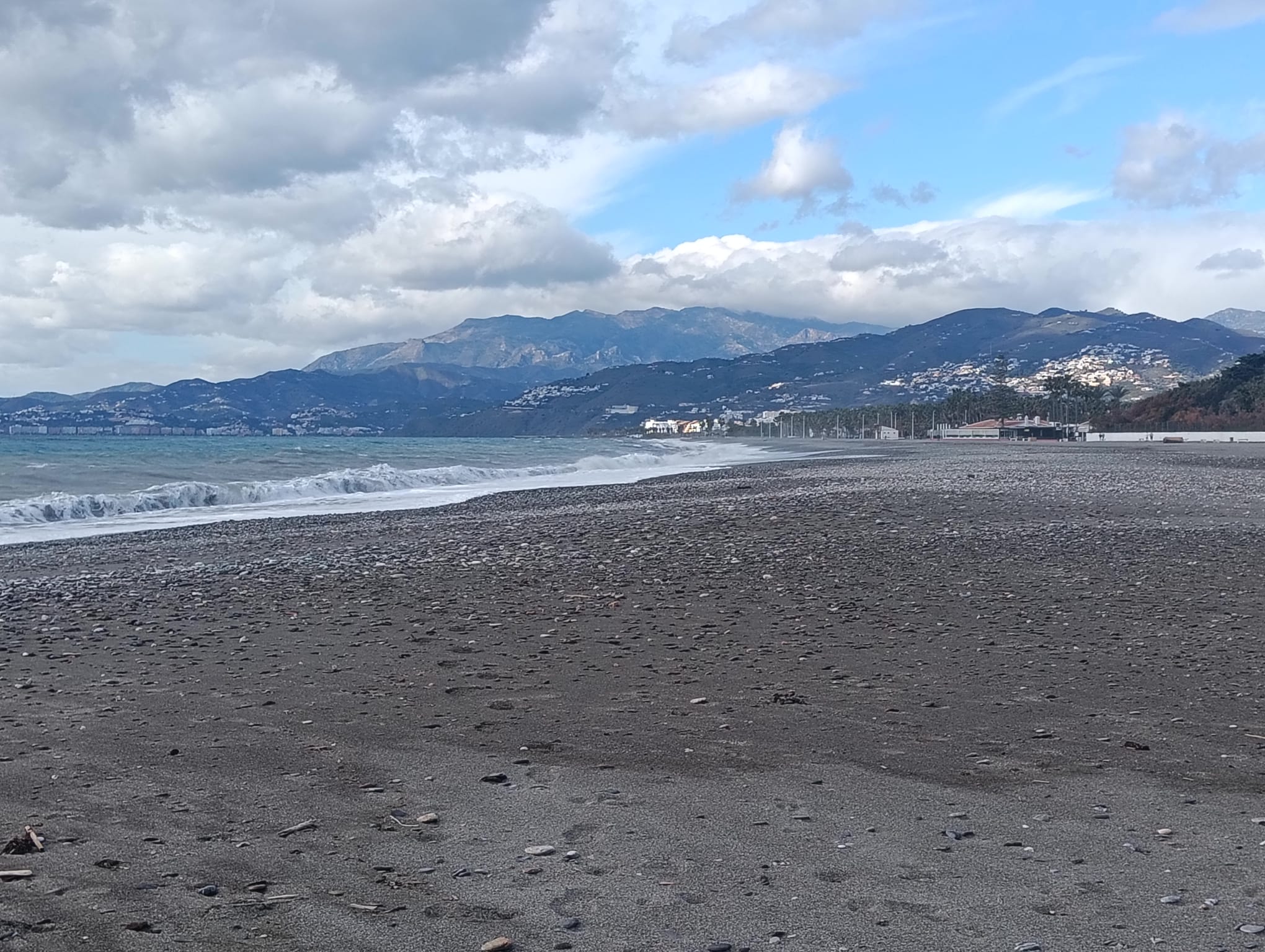 motril-fin-de-semana-templado-en-la-costa-de-granada-con-minimas-de-8-a-10-grados-y-maximas-en-torno-a-los-19-c