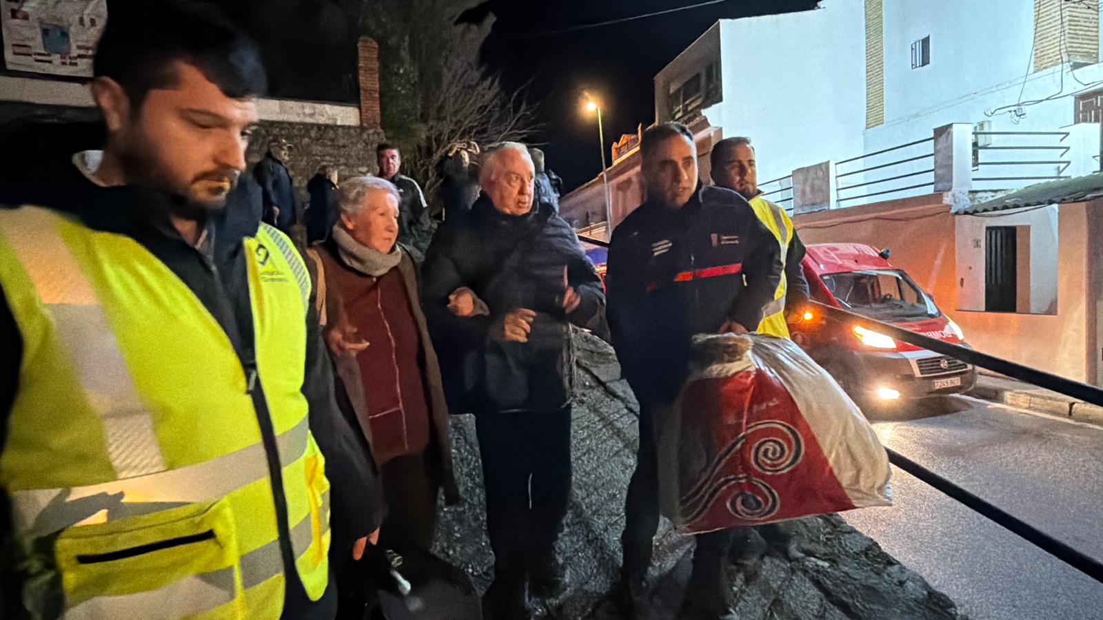 la-diputacion-de-granada-coordina-el-desalojo-de-120-vecinos-de-dudar-ante-el-riesgo-de-crecida-del-rio-aguas-blancas