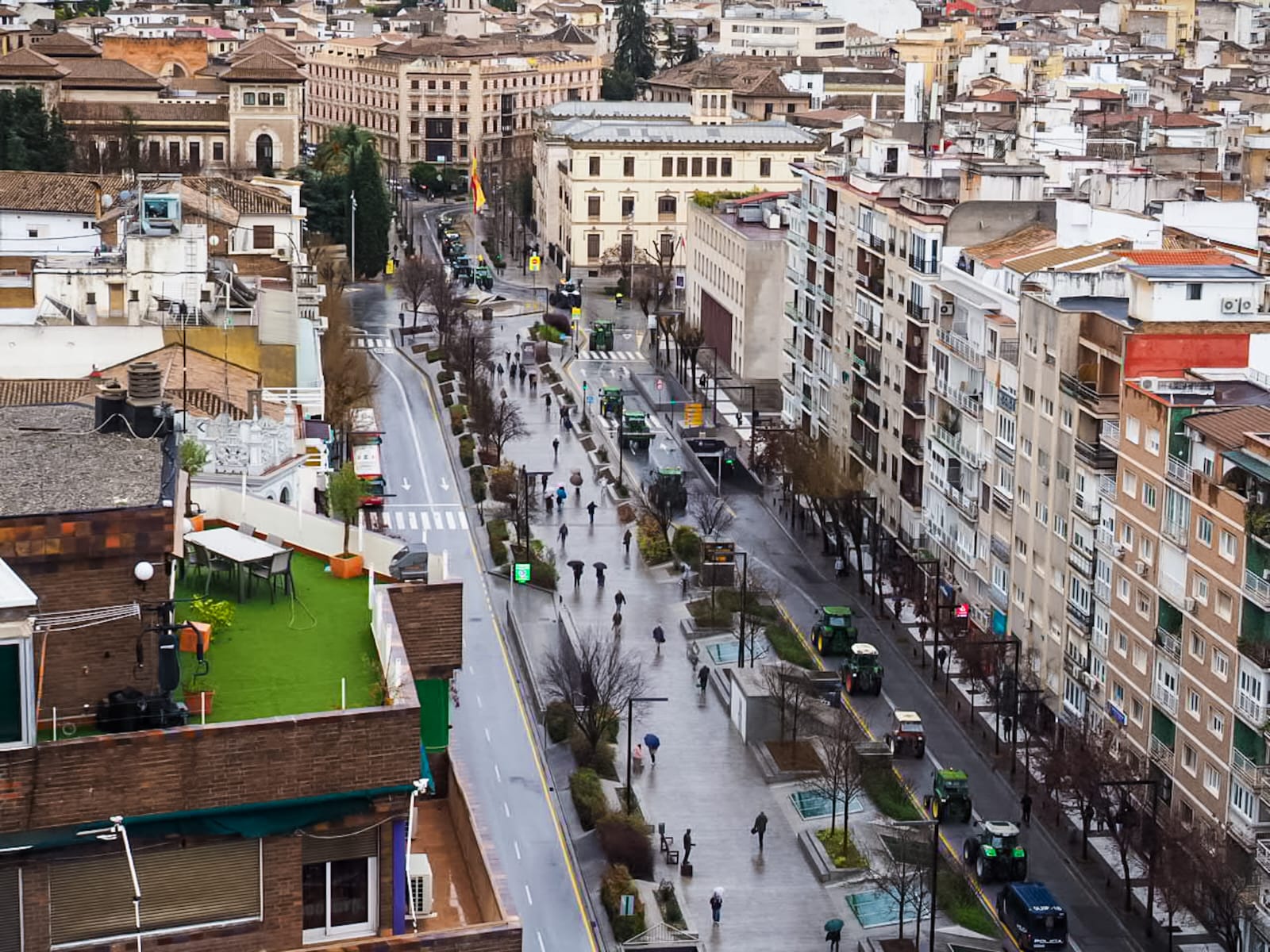 granada-se-prepara-para-un-domingo-inestable-con-lluvias-y-tormentas-en-las-horas-centrales-del-dia