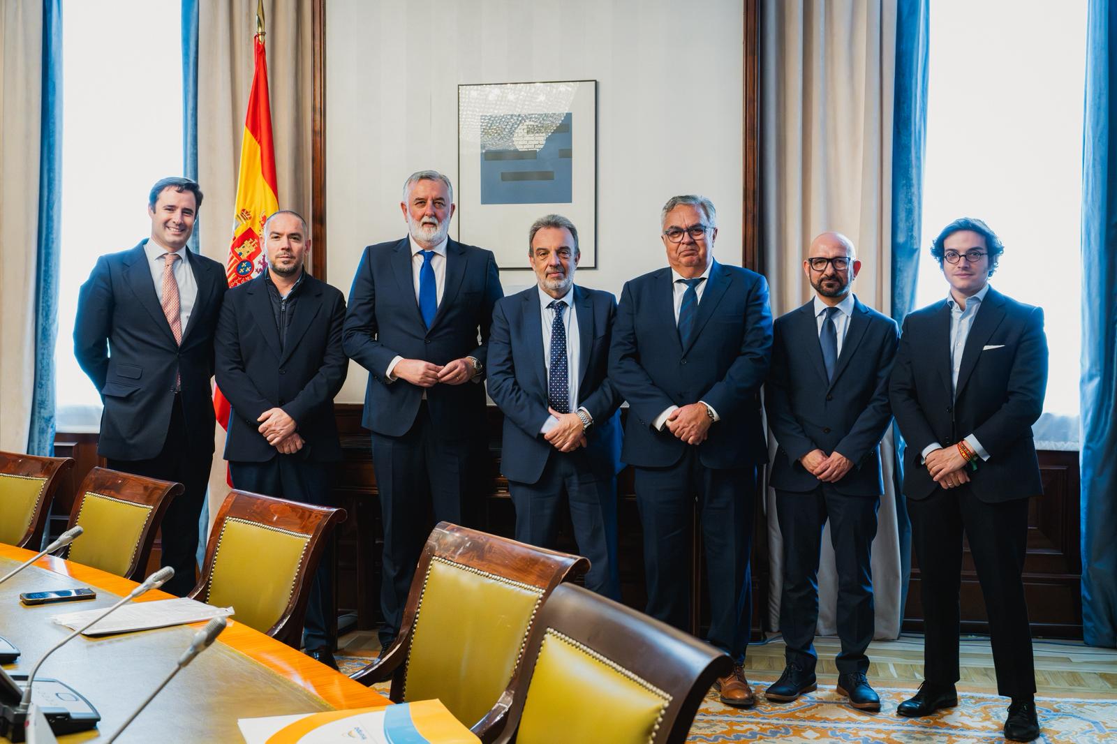 motril-los-empresarios-de-playas-alertan-de-que-la-reforma-del-reglamento-de-costas-pone-en-riesgo-cerca-de-4-000-chiringuitos-en-espana