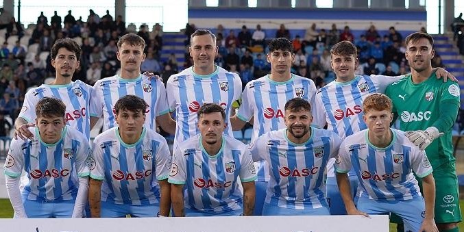 el-cf-motril-se-hace-fuerte-en-casa-ante-at-mancha-real-3-1-y-sigue-la-estela-del-liderato