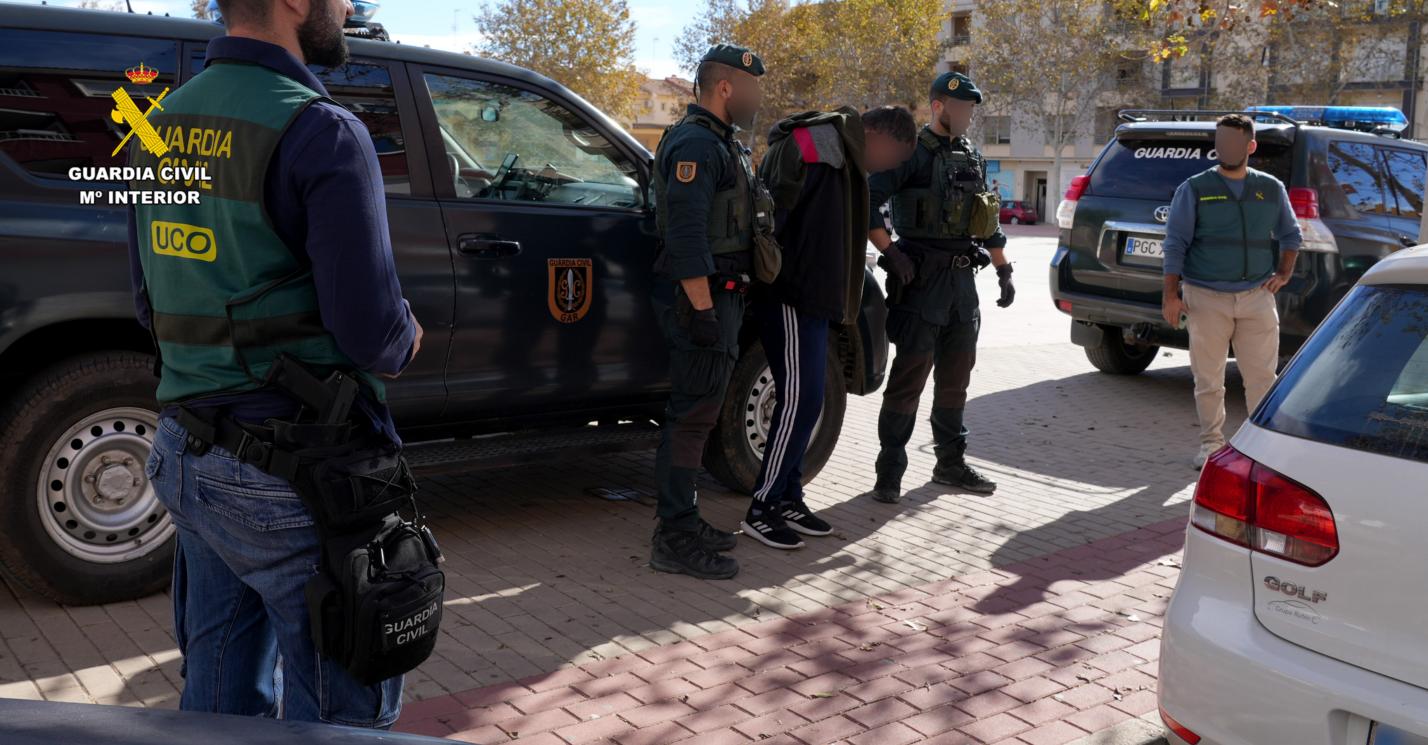 granada-detenidos-seis-miembros-de-una-banda-tras-el-robo-con-explosivos-en-dos-cajeros-de-los-que-se-llevaron-140-000-euros