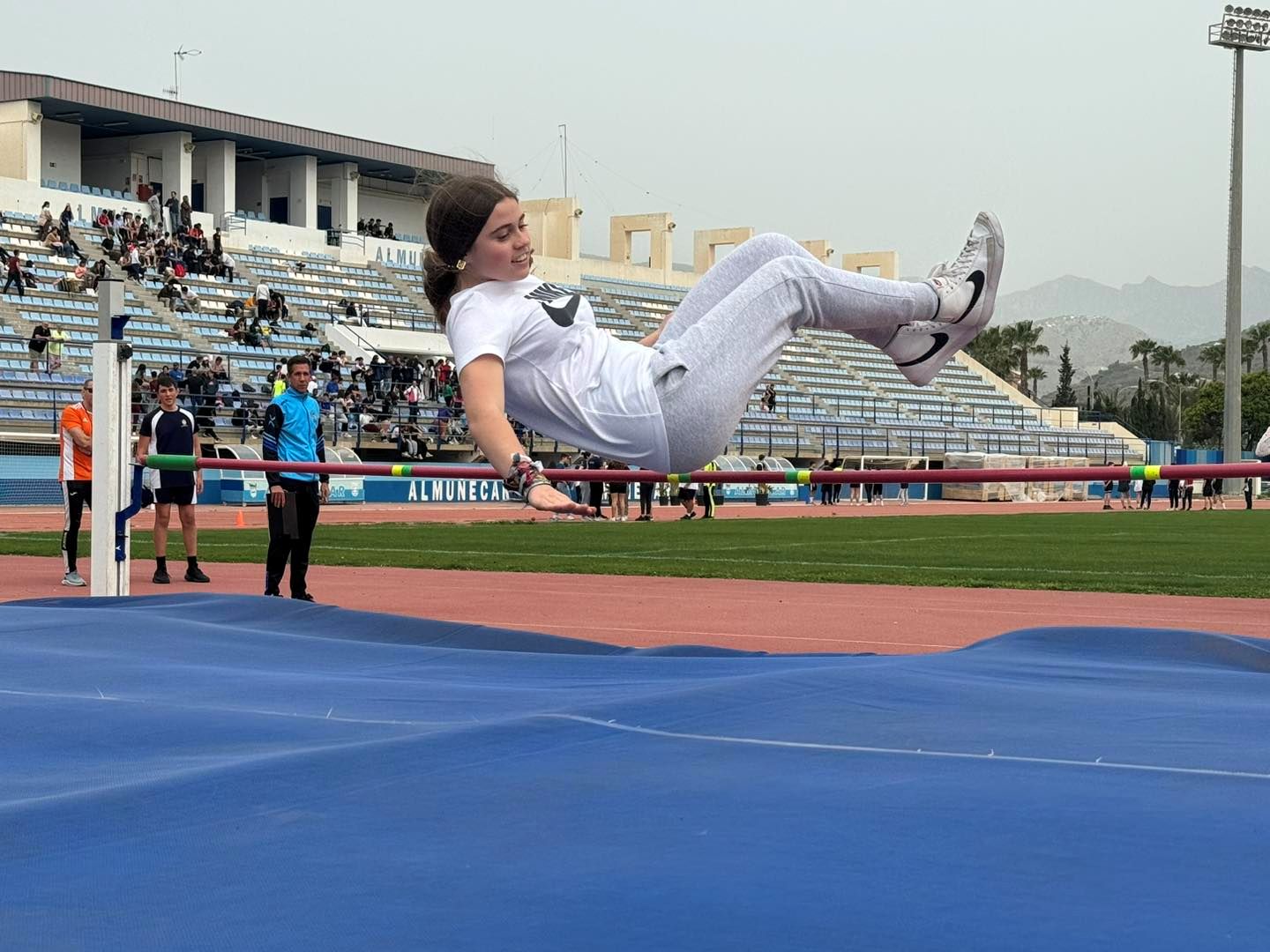almunecar-inicia-las-jornadas-preparatorias-del-xii-atletismo-escolar-con-la-participacion-de-12-colegios-de-primaria-y-secundaria