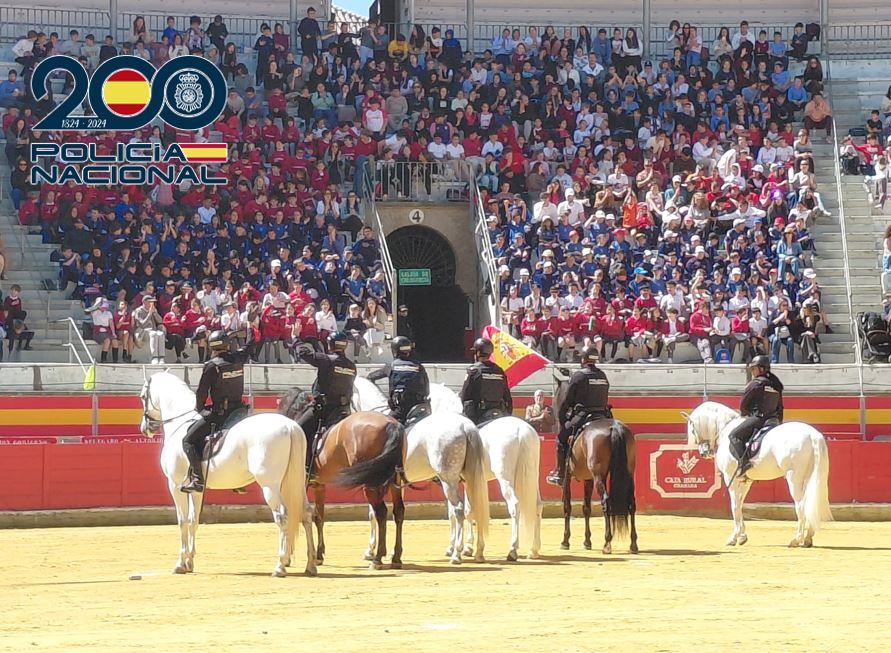 mas-de-3-500-escolares-descubren-en-granada-los-medios-y-unidades-de-la-policia-nacional-en-una-gran-exhibicion
