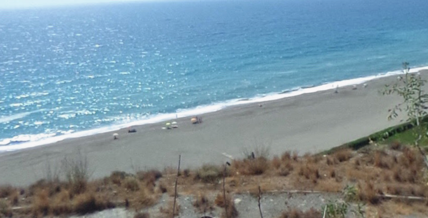 motril-hallan-un-cadaver-en-avanzado-estado-de-descomposicion-en-una-playa-de-cambriles-lujar