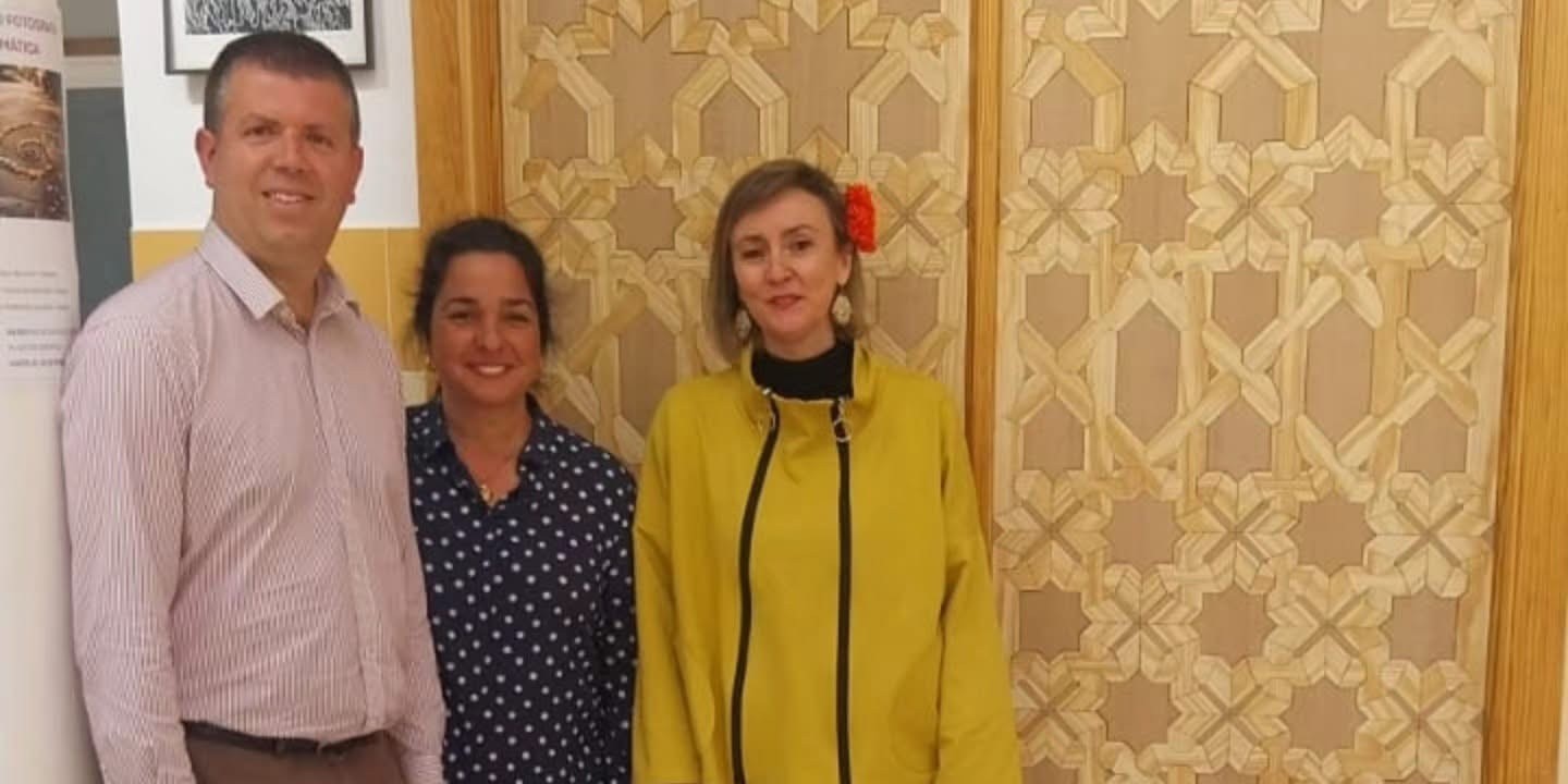 monachil-alumnos-del-ies-los-cahorros-crean-puertas-de-inspiracion-nazari-para-acercar-el-arte-mudejar-a-las-aulas