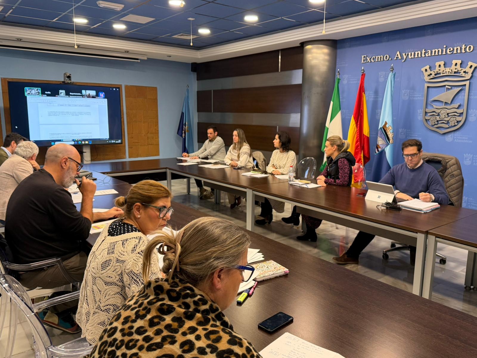 almunecar-adjudica-60-concesiones-del-nuevo-plan-de-explotacion-de-playas-para-reforzar-servicios-y-ocio-en-el-litoral