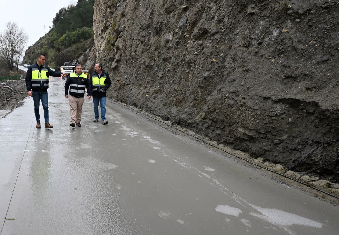 granada-la-diputacion-invierte-506-441-euros-para-abrir-un-paso-peatonal-en-dudar-tras-los-danos-del-rio-aguas-blancas