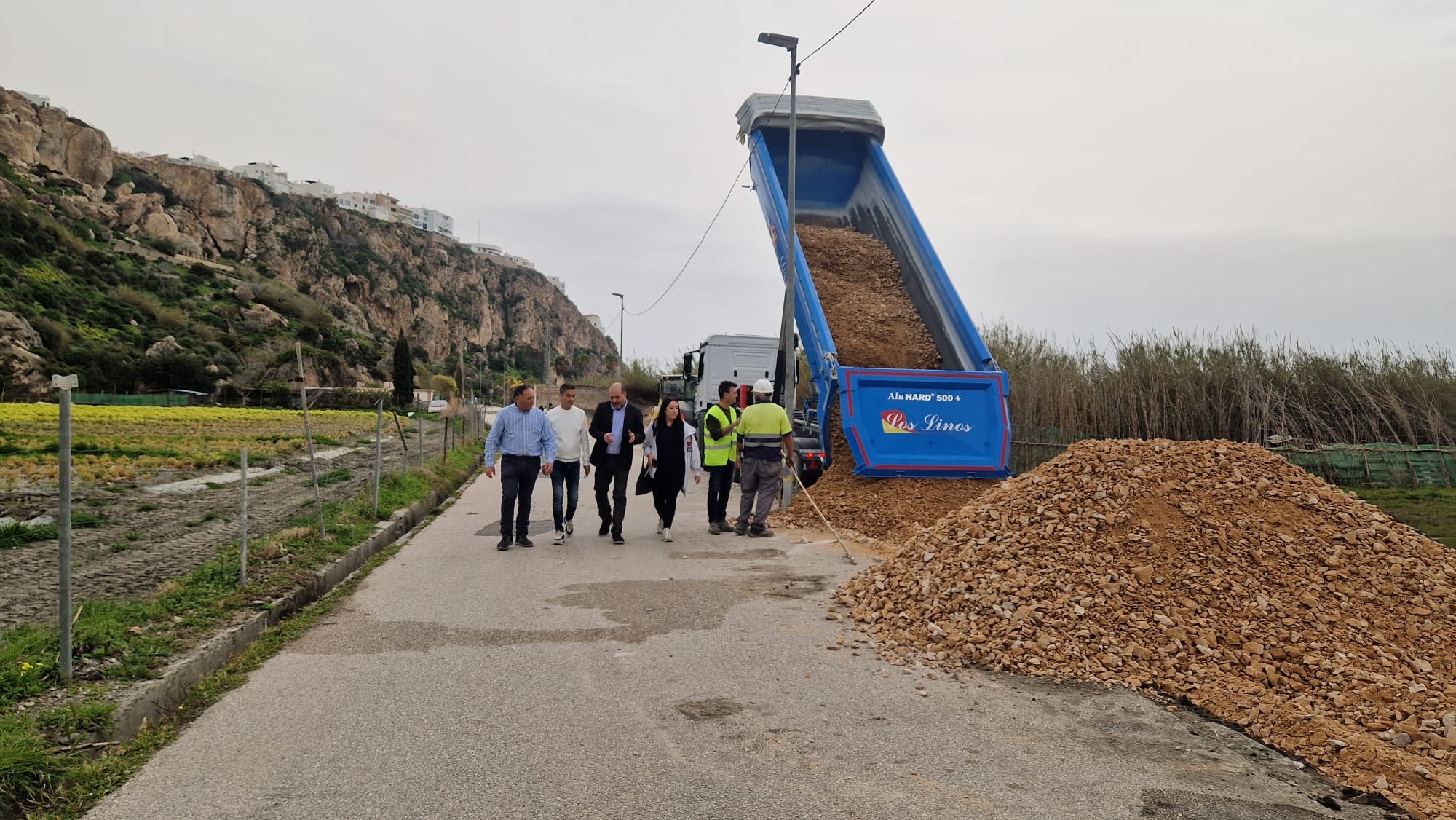 salobrena-inicia-la-ampliacion-de-la-via-hacia-la-caleta-y-la-guardia-con-una-inversion-de-266-000-euros-para-mejorar-la-seguridad-y-el-trafico