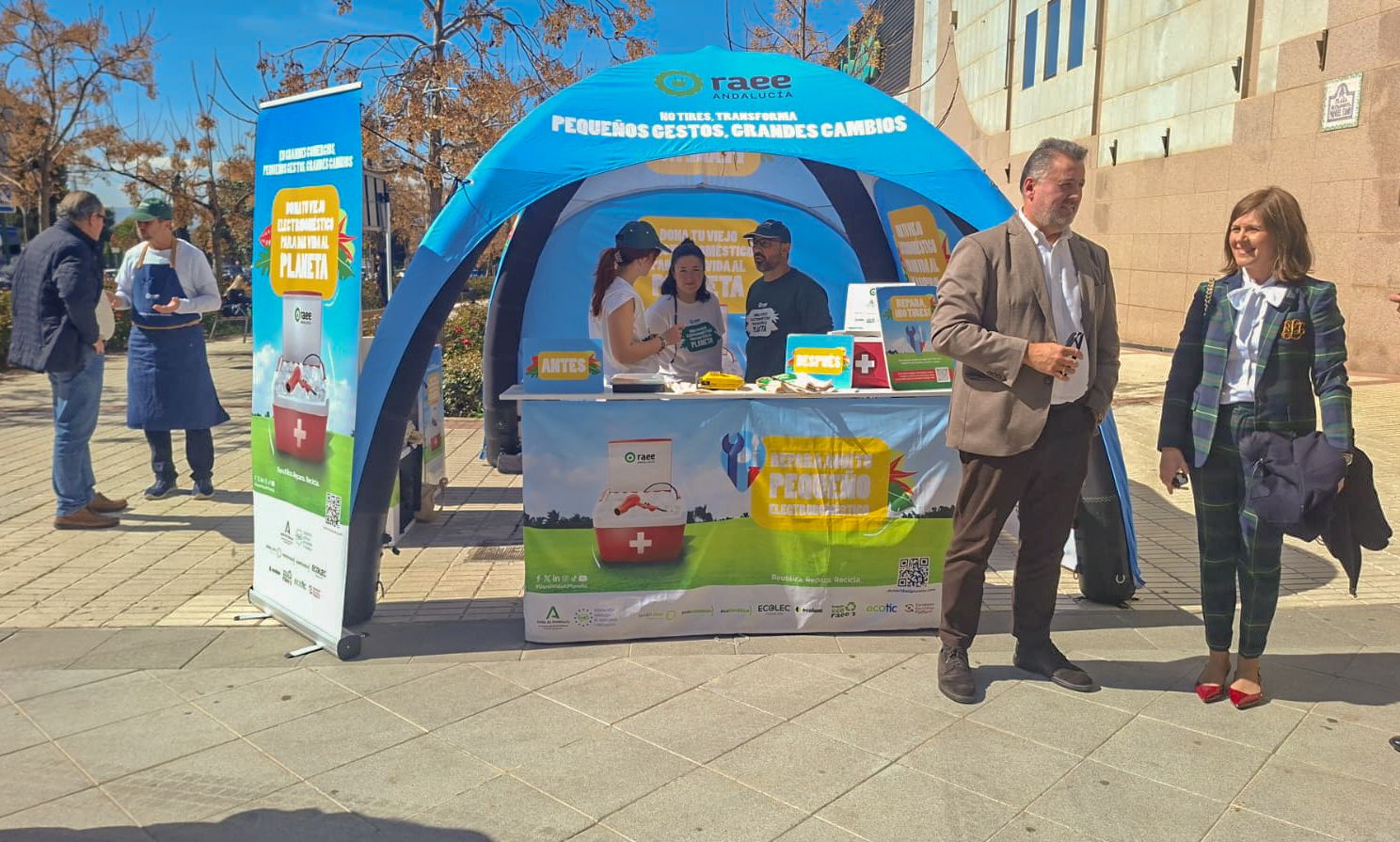 granada-clausura-la-campana-dona-vida-al-planeta-tras-recorrer-el-100-de-los-municipios-andaluces-para-impulsar-el-reciclaje-de-residuos-electronicos