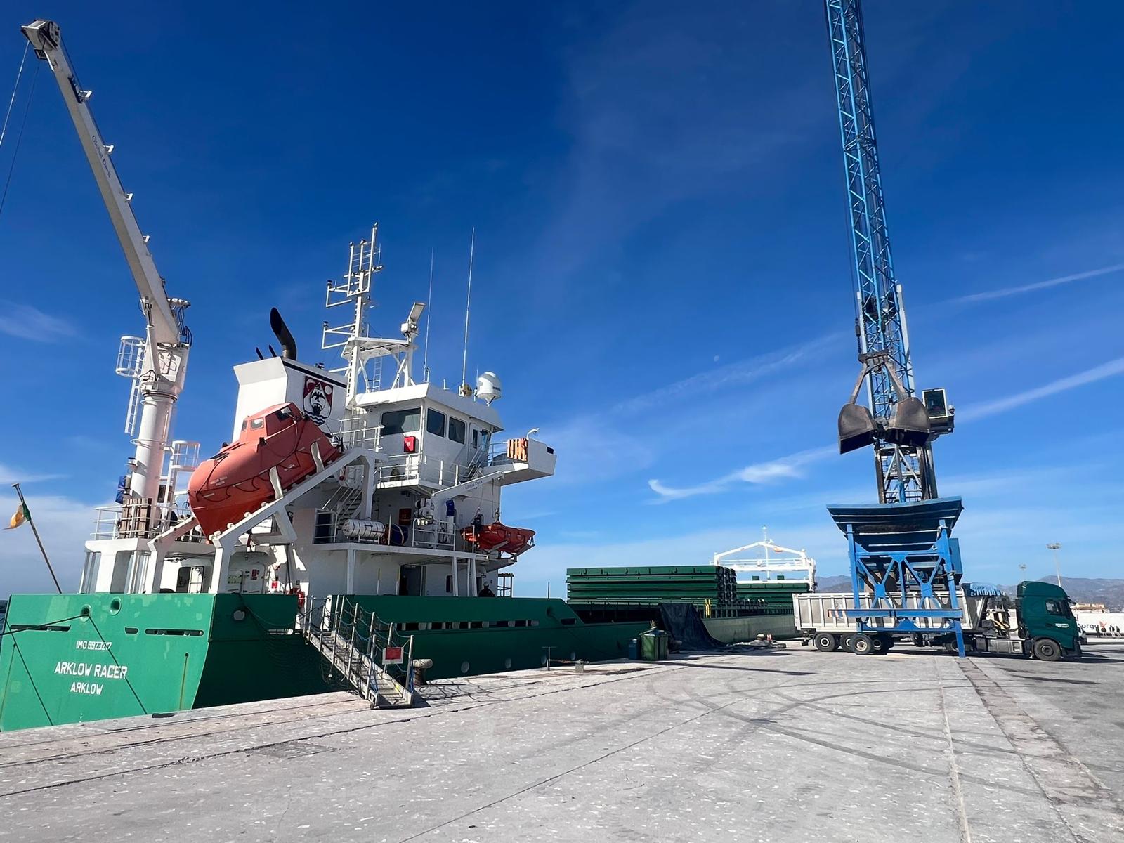 motril-el-puerto-dispara-sus-exportaciones-un-117-en-2-meses-y-se-situa-3o-en-crecimiento-en-espana-con-impulso-clave-de-graneles-solidos