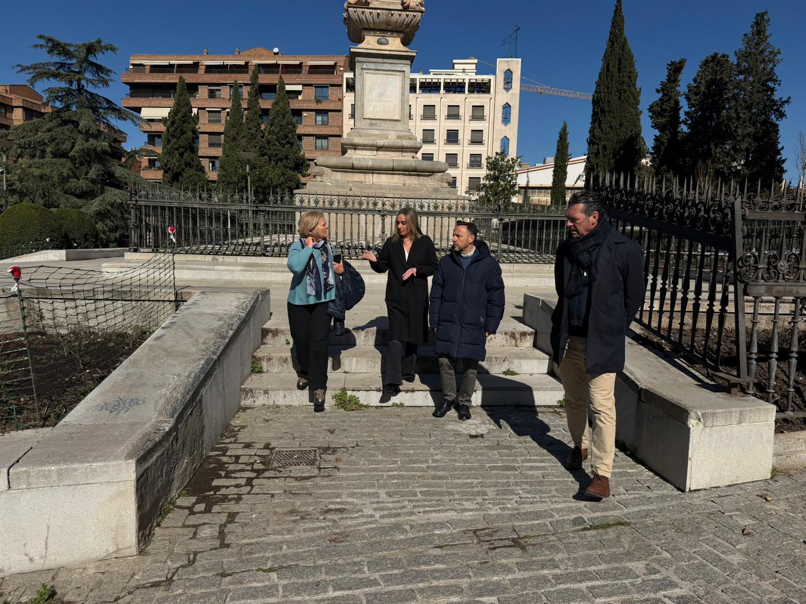 granada-el-ayuntamiento-renueva-los-jardines-del-triunfo-con-un-millar-de-rosales-900-tapizantes-18-arboles-y-con-riego-inteligente