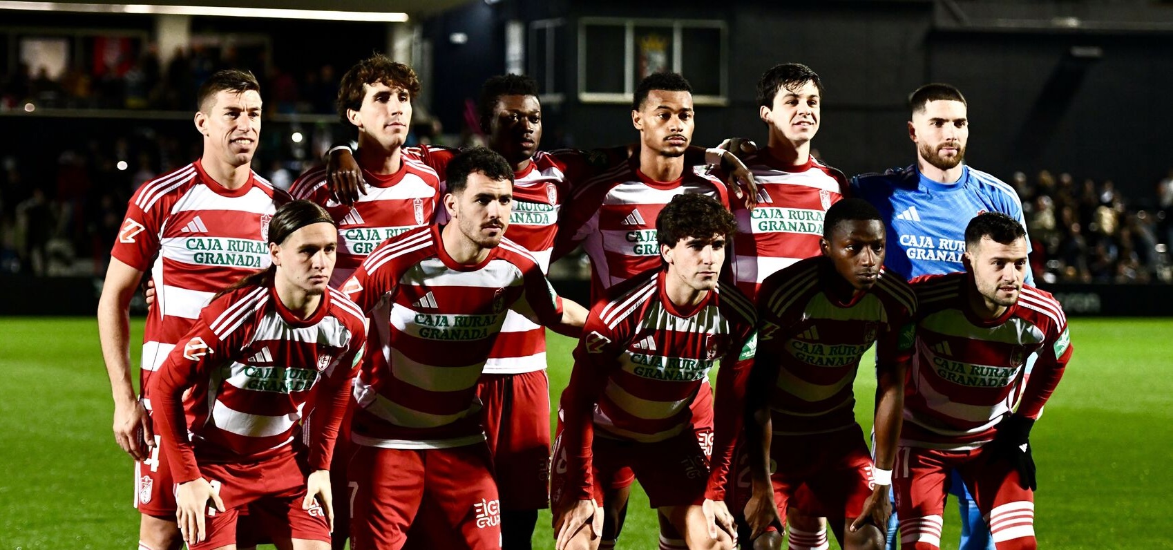 el-granada-cf-cae-en-casa-ante-el-malaga-en-el-minuto-86-y-sufre-un-duro-golpe-en-los-carmenes