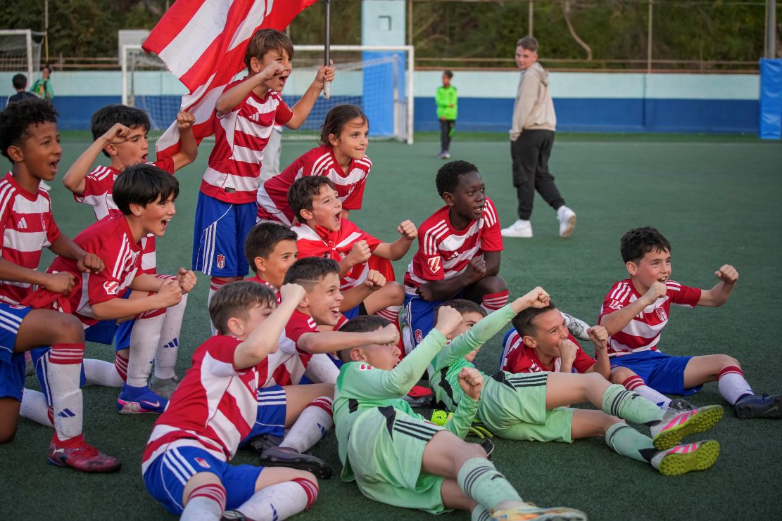 almunecar-reune-a-168-jovenes-futbolistas-en-el-torneo-futuras-promesas-con-400-espectadores-en-las-gradas