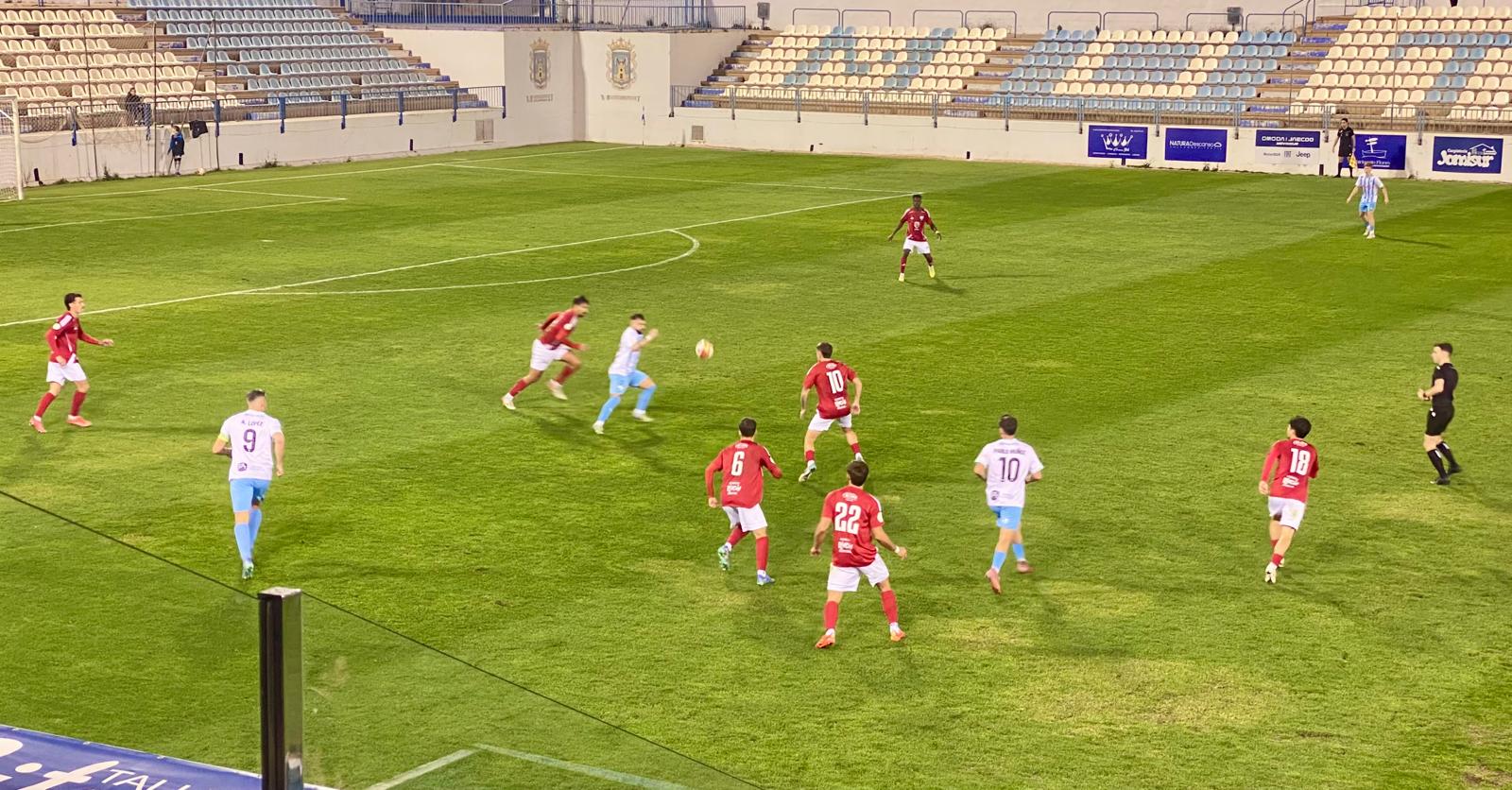 el-cf-motril-cae-en-torre-del-mar-2-0-y-deja-el-liderato-en-juego-a-falta-de-dos-jornadas