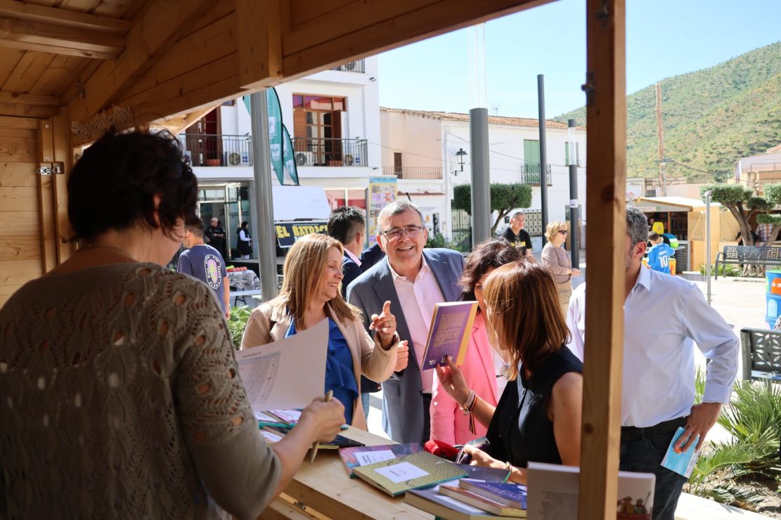 albunol-inaugura-su-ii-feria-del-libro-con-montilla-y-lopez-y-una-programacion-de-tres-dias-con-exposiciones-talleres-y-autores