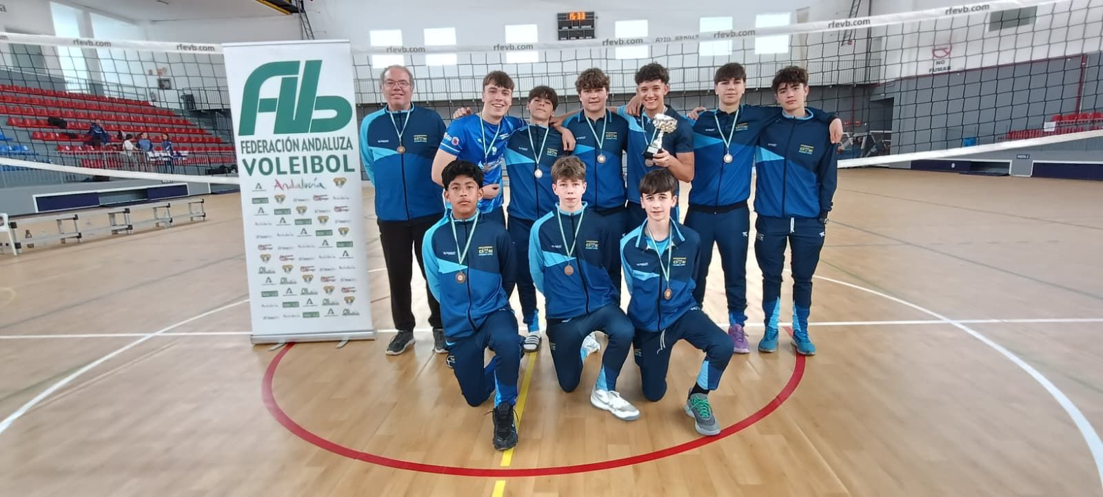 el-voleibol-motril-se-corona-con-doble-podio-y-titulo-infantil-rumbo-al-cadeba-2026