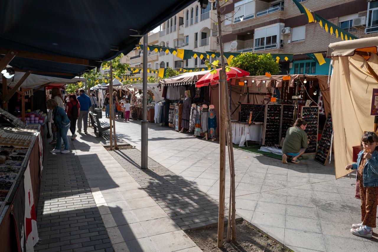 motril-revive-la-edad-media-con-un-mercado-que-llena-de-vida-sus-plazas-historicas
