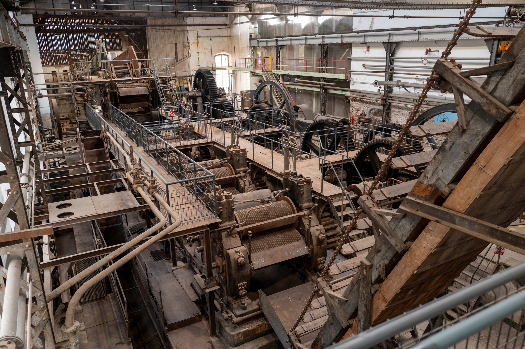 motril-la-ugr-impulsa-la-construccion-sostenible-transformando-residuos-de-cana-de-azucar-en-materiales-acusticos