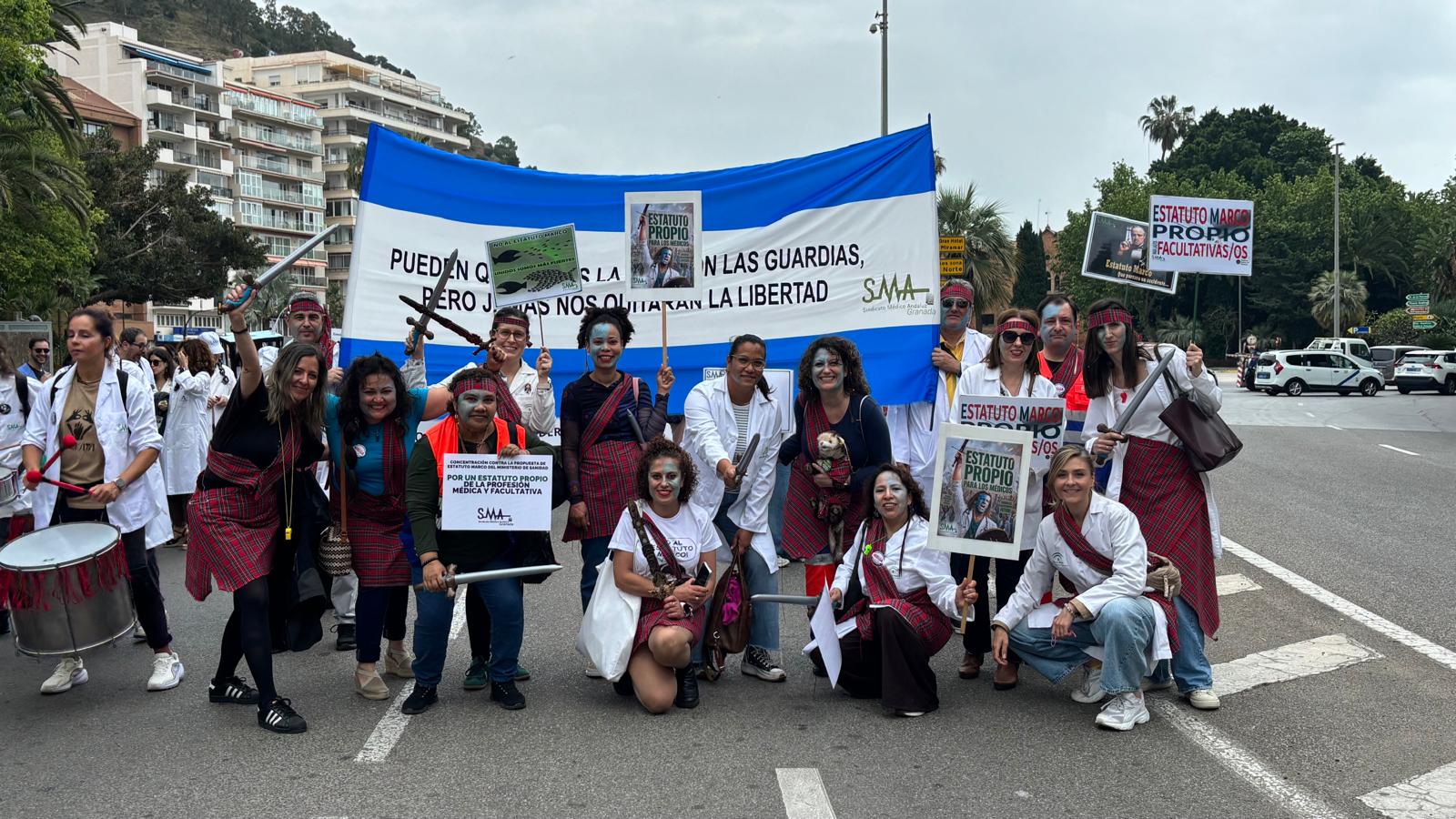 medicos-de-motril-y-la-costa-de-granada-se-suman-en-malaga-a-la-protesta-contra-el-nuevo-estatuto-marco-y-exigen-mejoras-laborales