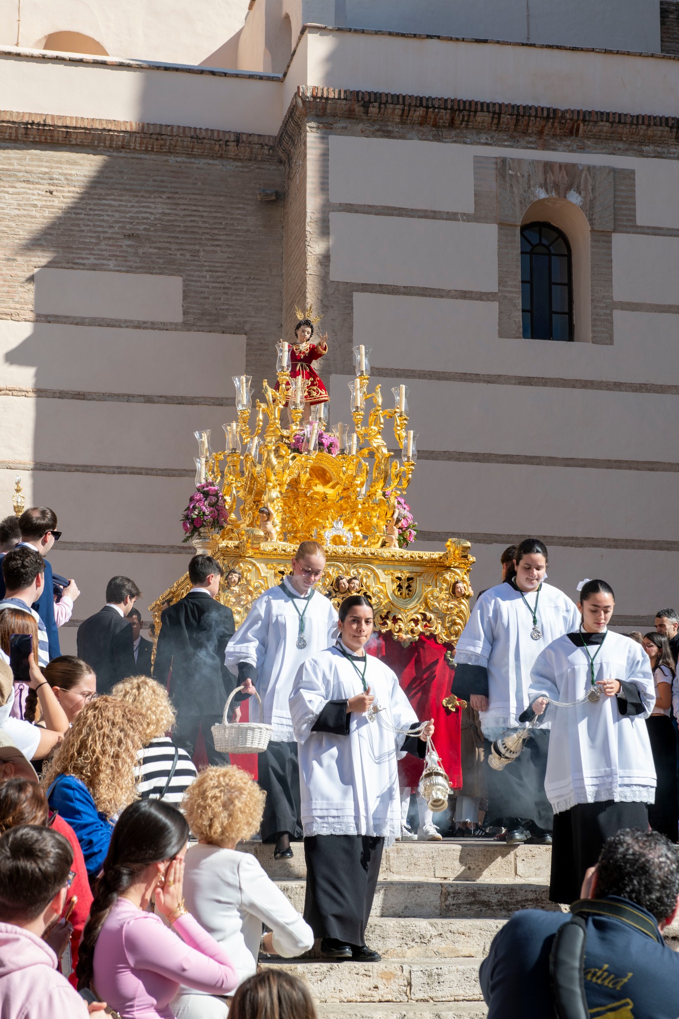 motril-dulce-nombre-de-jesus-llena-de-alegria-y-campanitas-las-calles-motrilenas