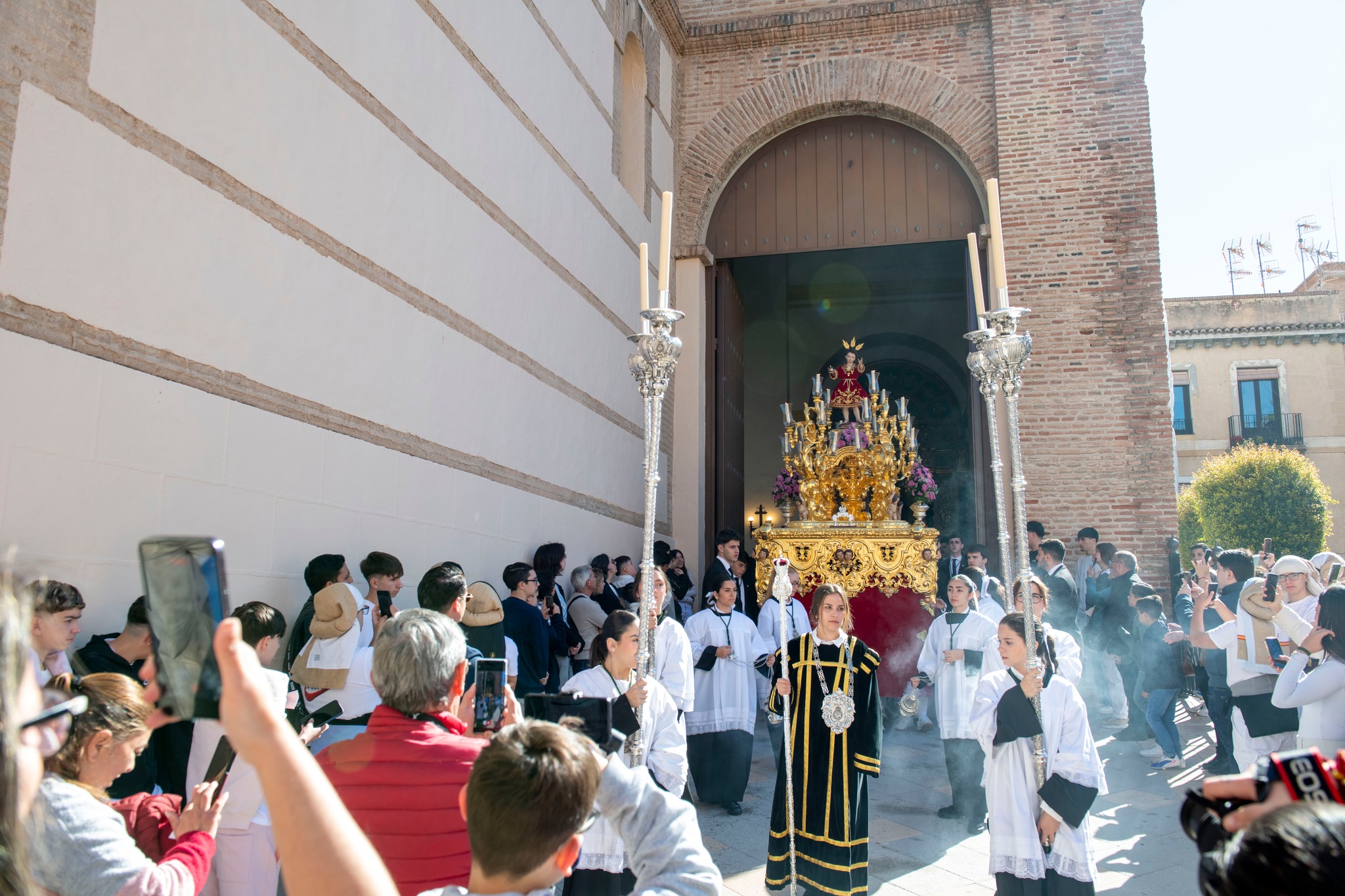 motril-dulce-nombre-de-jesus-llena-de-alegria-y-campanitas-las-calles-motrilenas