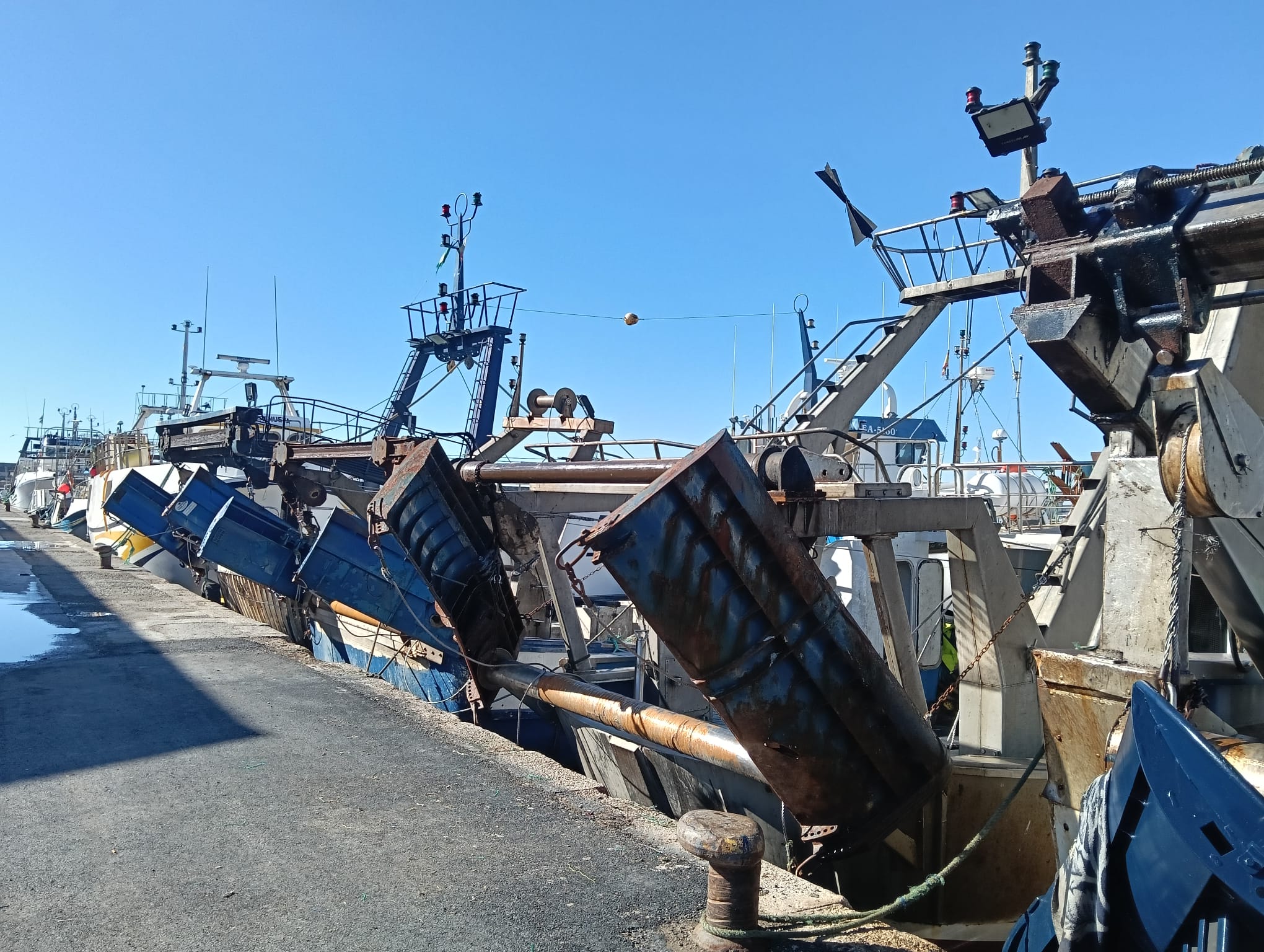 motril-la-flota-de-arrastre-echa-el-ancla-costes-disparados-y-precios-hundidos-asfixian-al-sector