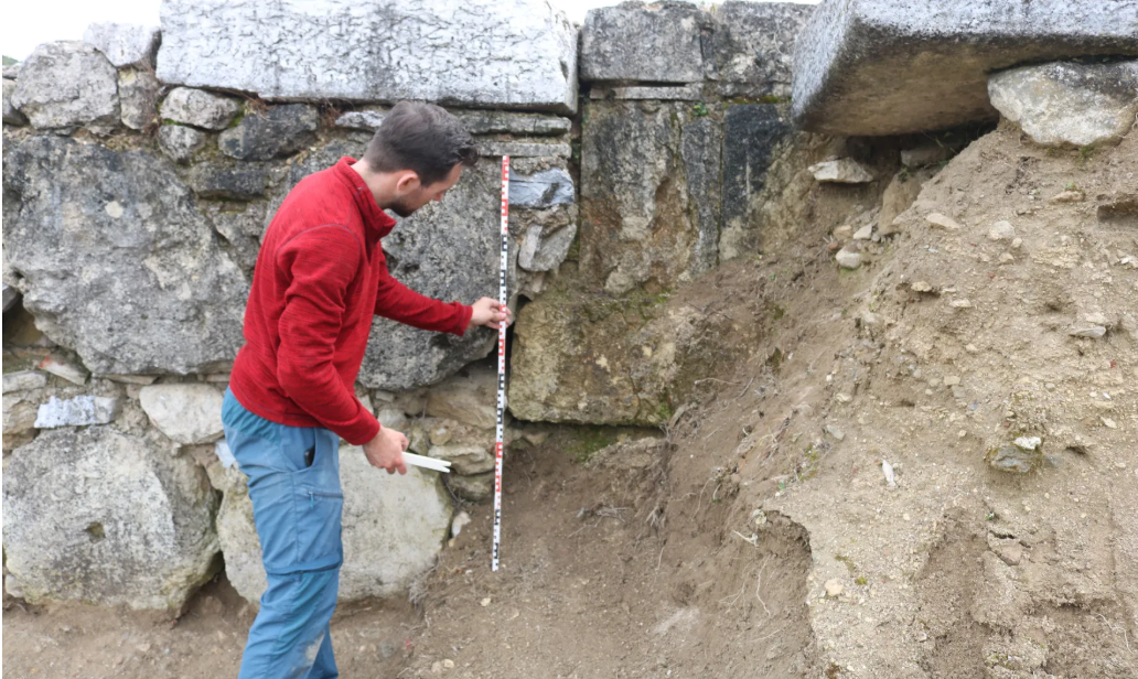 un-equipo-arqueologico-de-la-ugr-concluye-su-cuarta-campana-en-la-antigua-ciudad-griega-de-anfipolis