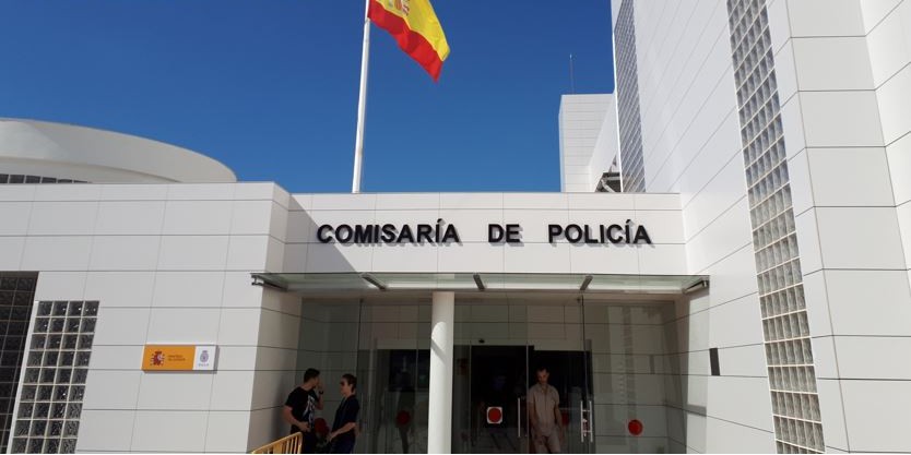 motril-tres-policias-y-un-agente-en-practicas-salvan-la-vida-de-un-hombre-infartado-en-la-comisaria