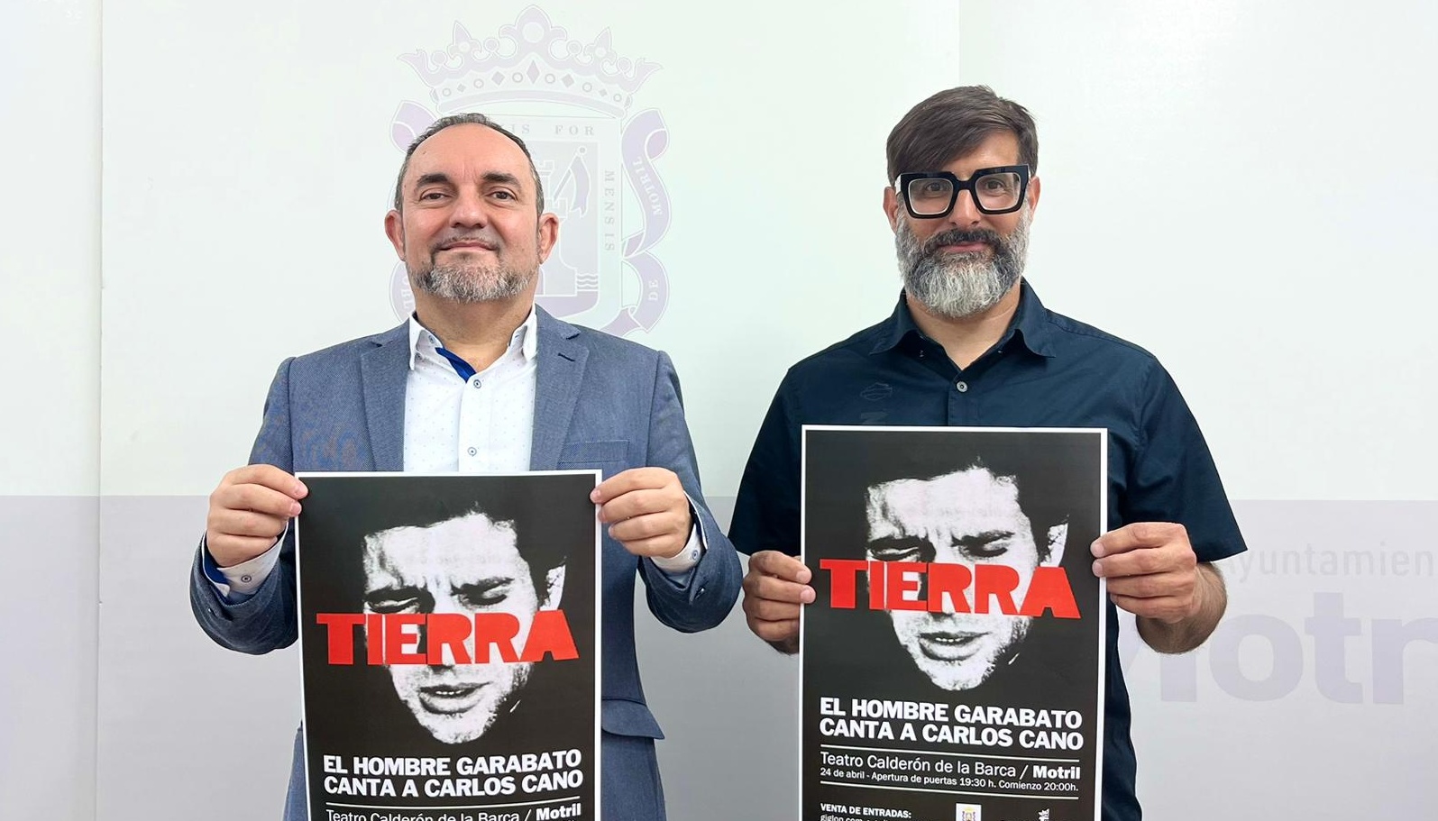 motril-el-hombre-garabato-reinterpreta-a-carlos-cano-con-un-concierto-en-el-teatro-calderon