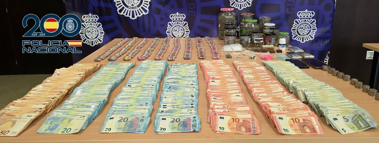 granada-desmantelado-un-punto-de-venta-de-droga-en-un-piso-del-centro-con-56-000-euros-intervenidos-y-dos-detenidos-sin-antecedentes