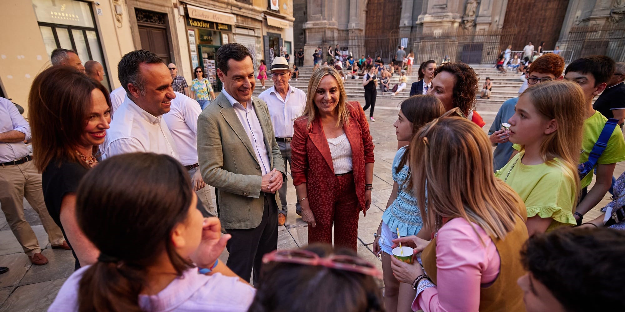 juanma-moreno-pide-prudencia-al-pp-a-pese-a-las-encuestas-y-advierte-no-hay-nada-ganado-y-aun-queda-campana-por-delante