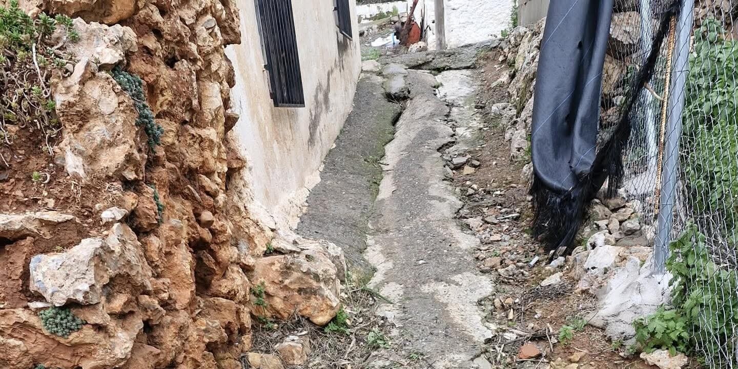 velez-de-benaudalla-parques-inseguros-calles-peligrosas-y-cortes-de-agua-el-pp-carga-contra-la-gestion-del-psoe-en-lagos