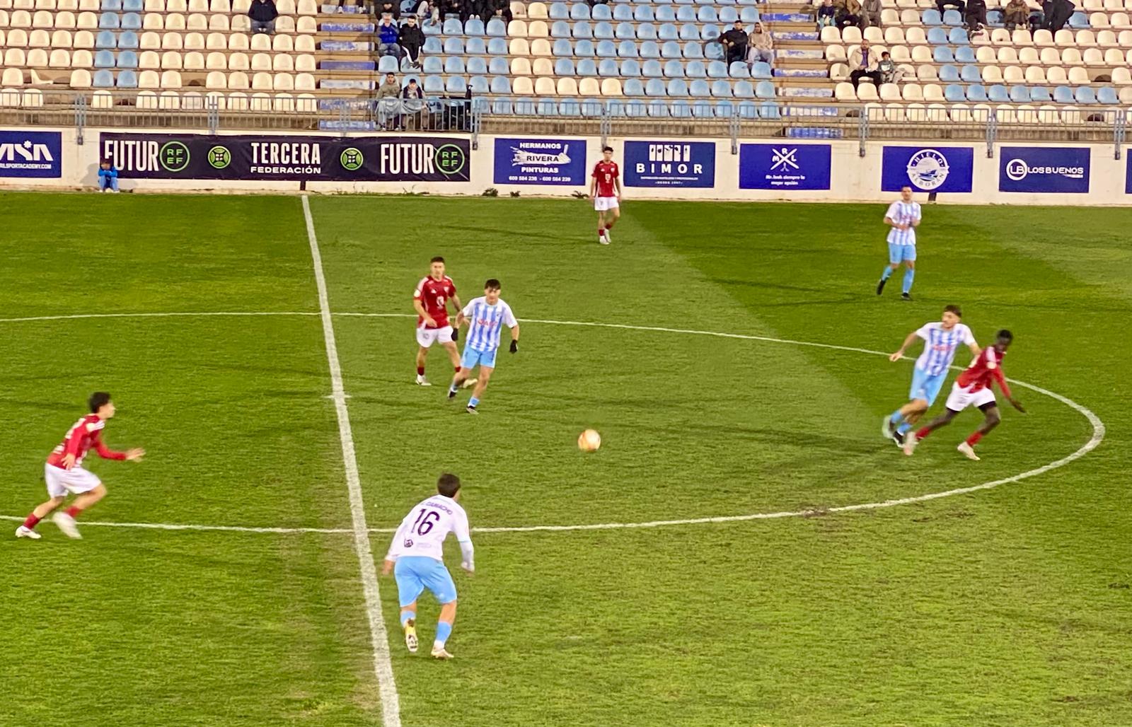 el-cf-motril-pierde-el-liderato-ante-la-ud-torre-del-mar-2-0-y-afronta-un-final-de-liga-al-rojo-vivo-por-el-primer-puesto