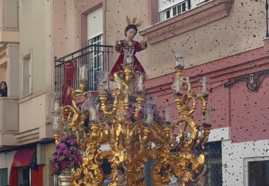 motril-dulce-nombre-de-jesus-llena-de-alegria-y-campanitas-las-calles-motrilenas
